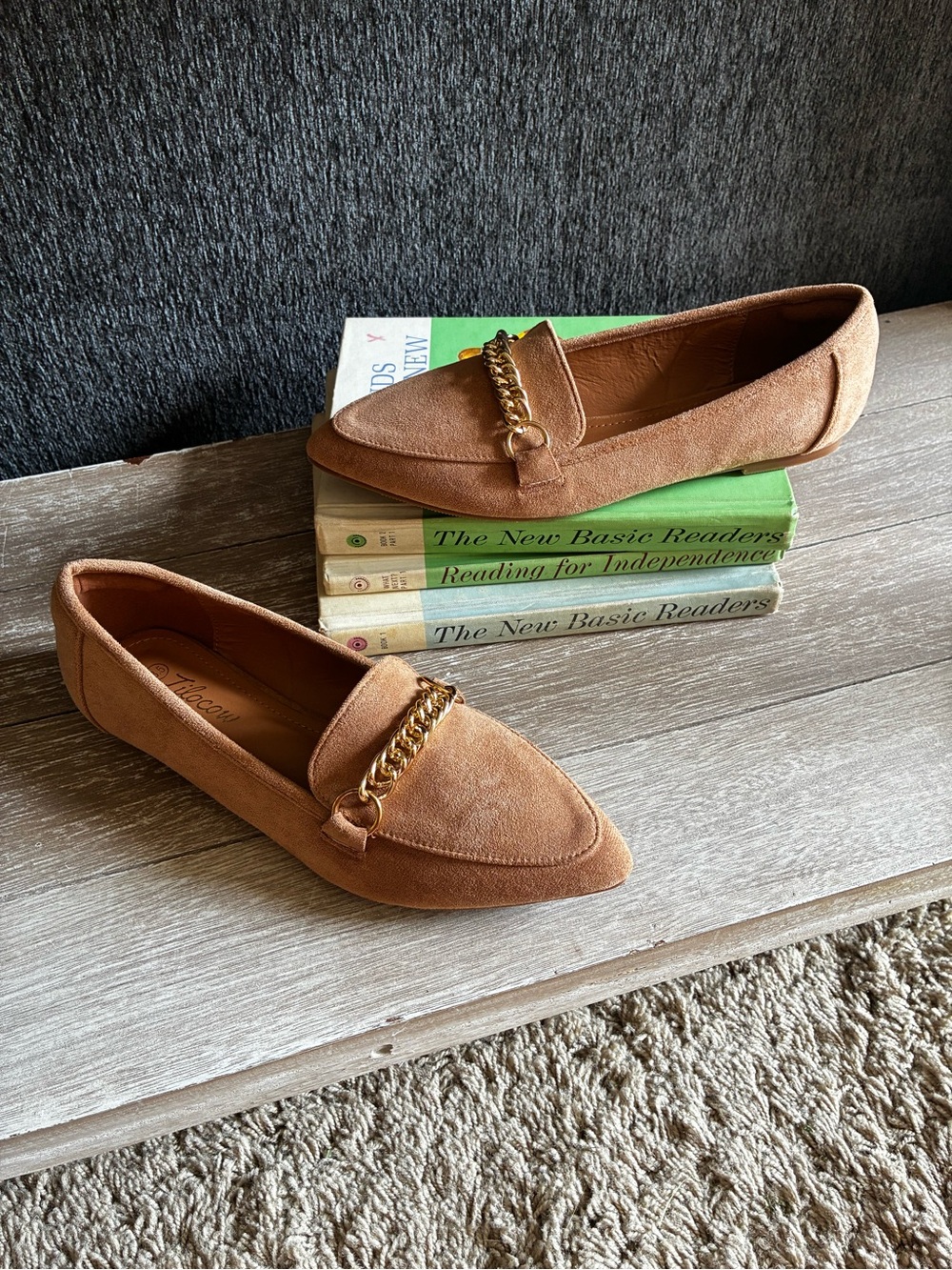Pointed Suede Loafers with Gold Chain - Tan